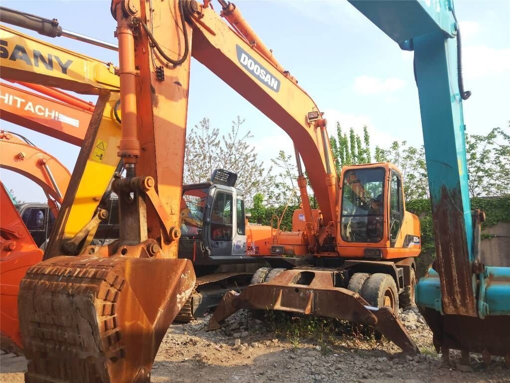 Doosan DH 210 W-7 - Колесен багер: снимка 4 Doosan DH 210 W-7 - Колесен багер: снимка 4