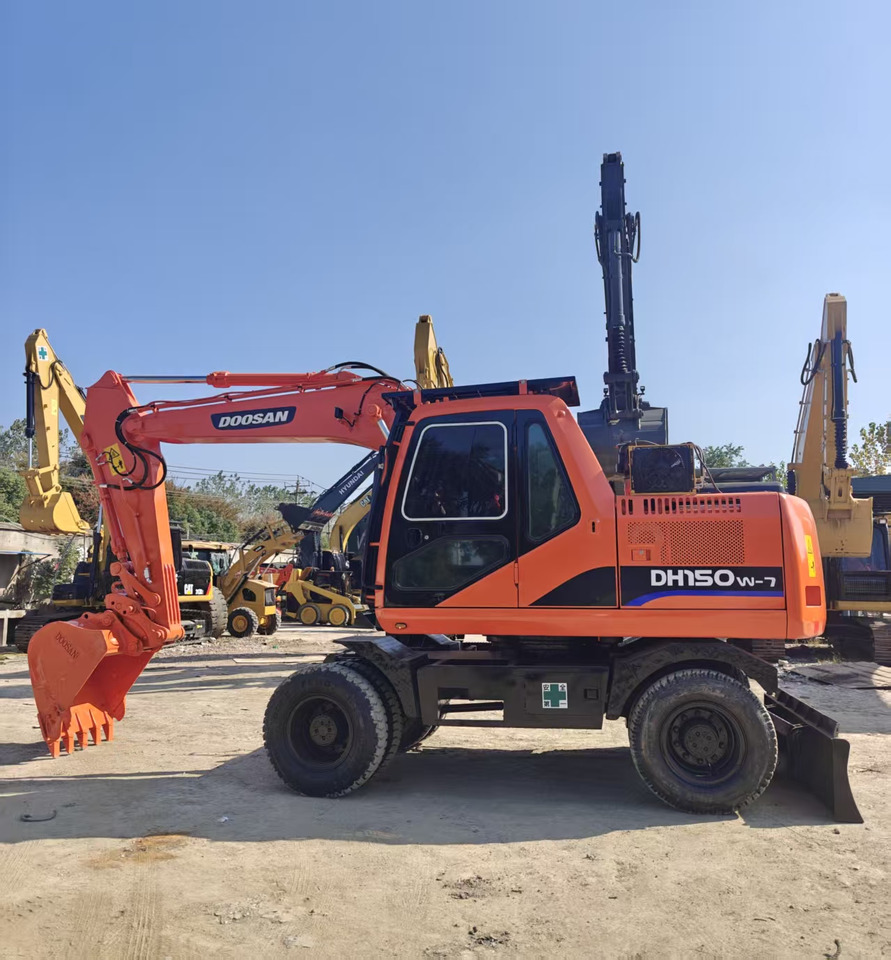 Doosan DH150W - Колесен багер: снимка 2 Doosan DH150W - Колесен багер: снимка 2