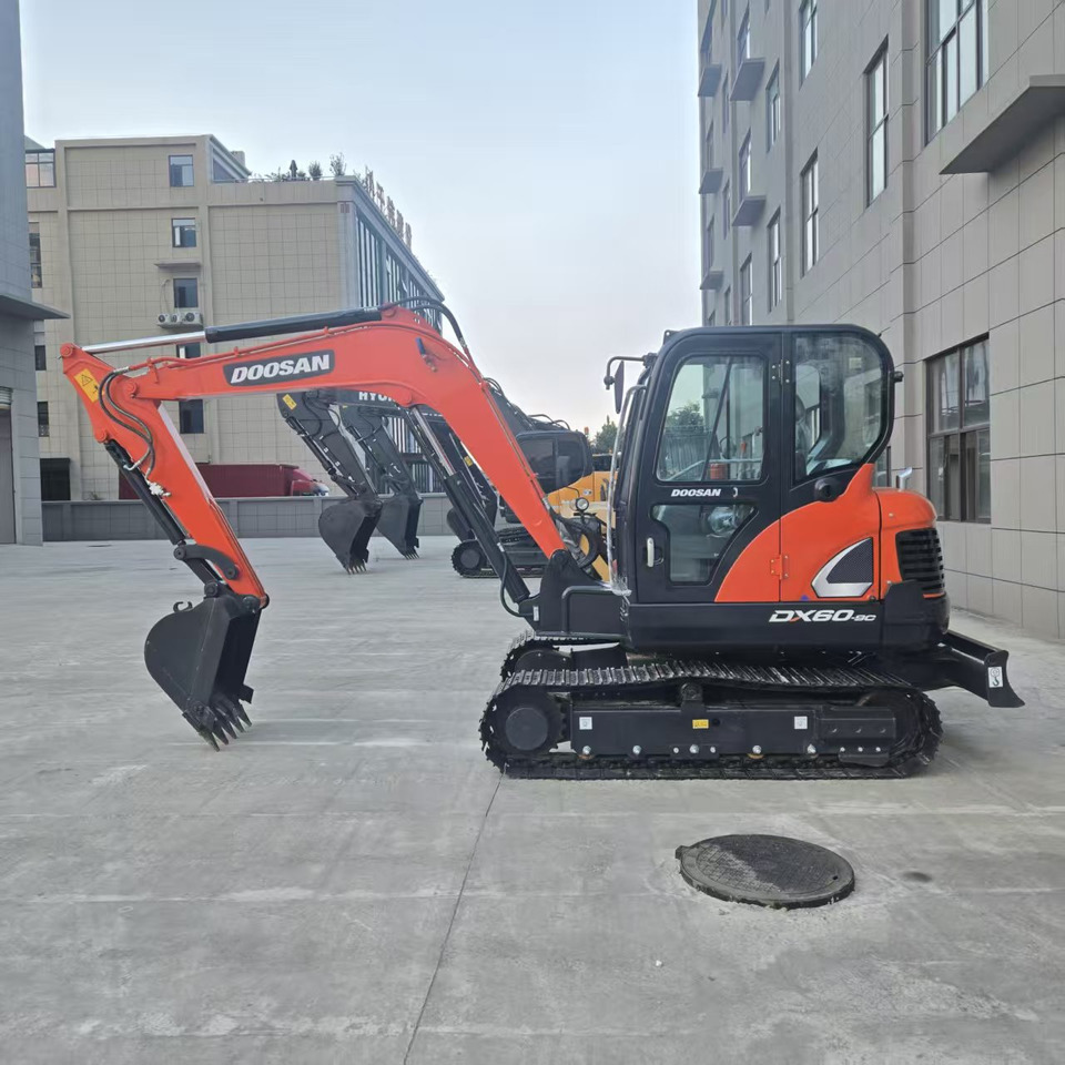 Doosan DX60 - Мини багер: снимка 1 Doosan DX60 - Мини багер: снимка 1