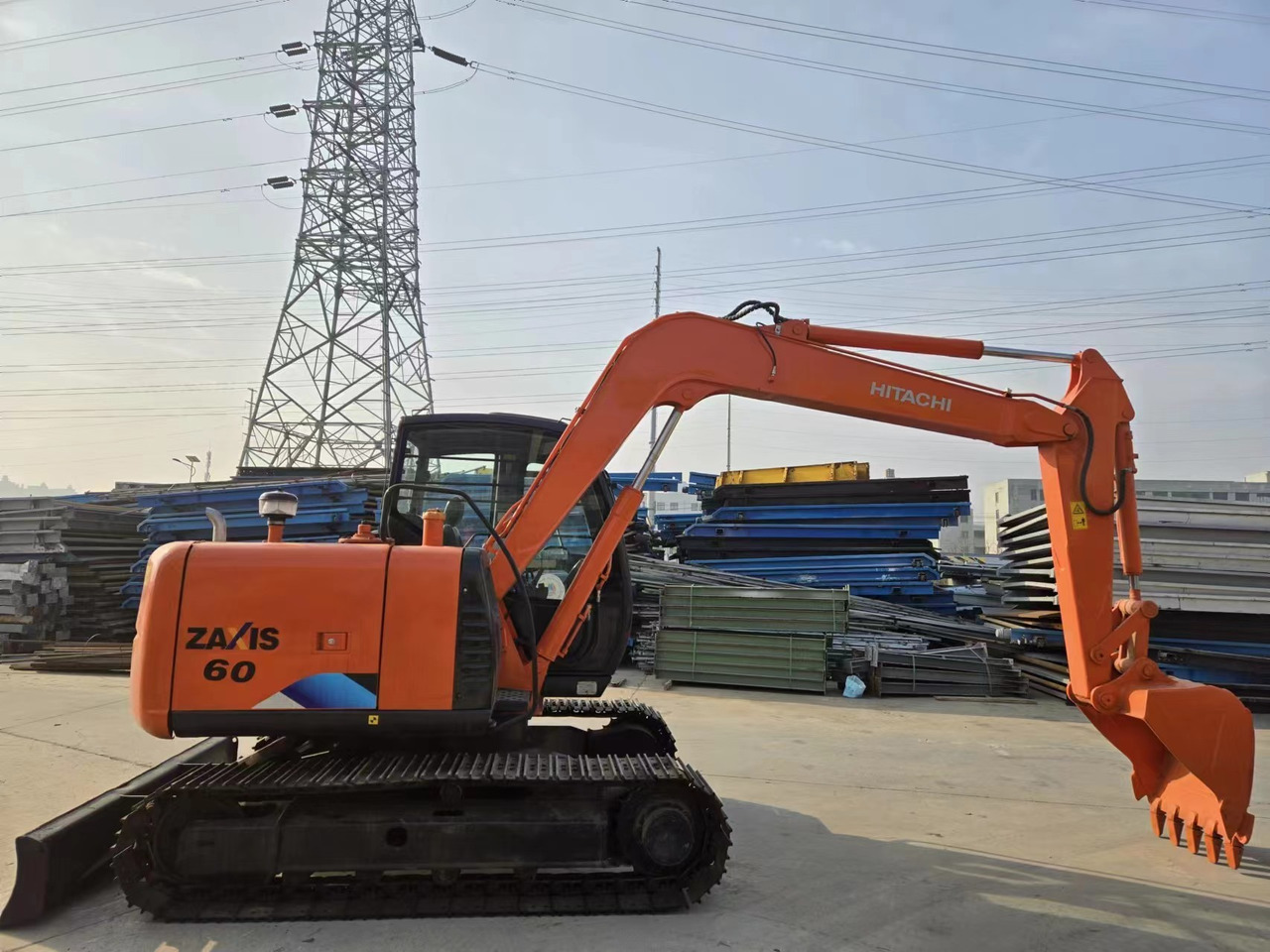 HITACHI ZX60 - Мини багер: снимка 1 HITACHI ZX60 - Мини багер: снимка 1