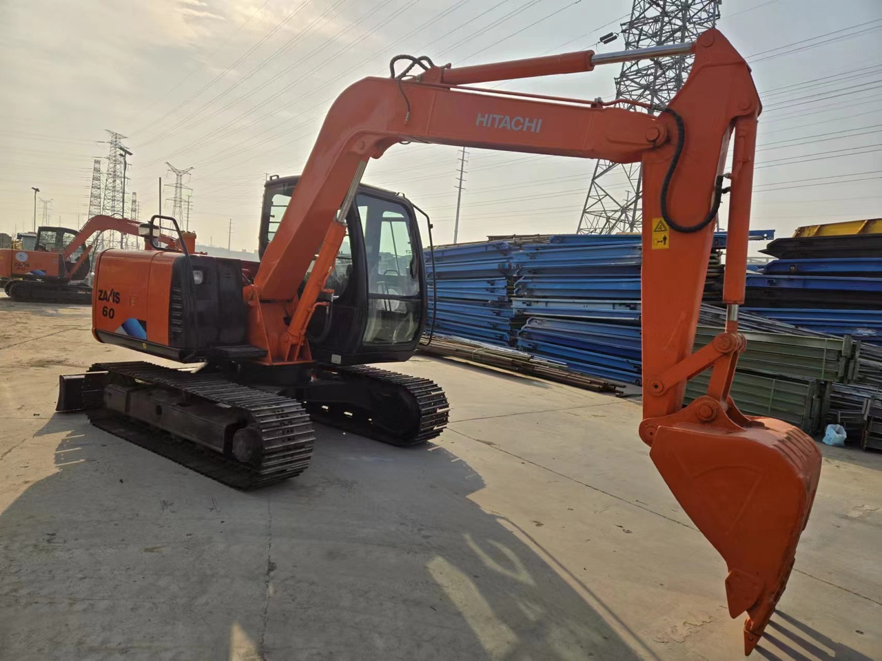 HITACHI ZX60 - Мини багер: снимка 2 HITACHI ZX60 - Мини багер: снимка 2