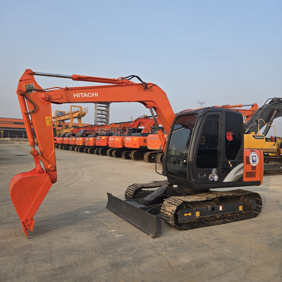 HITACHI ZX70 - Мини багер: снимка 3 HITACHI ZX70 - Мини багер: снимка 3