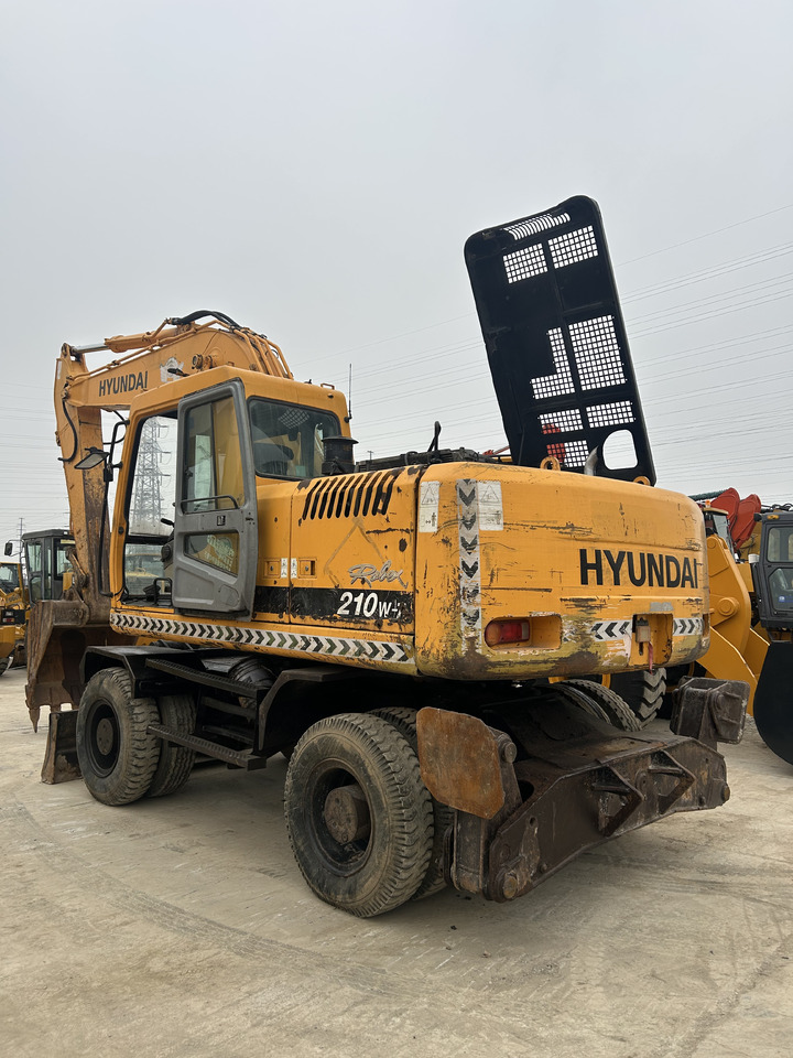 HYUNDAI R210W - Багер: снимка 3 HYUNDAI R210W - Багер: снимка 3