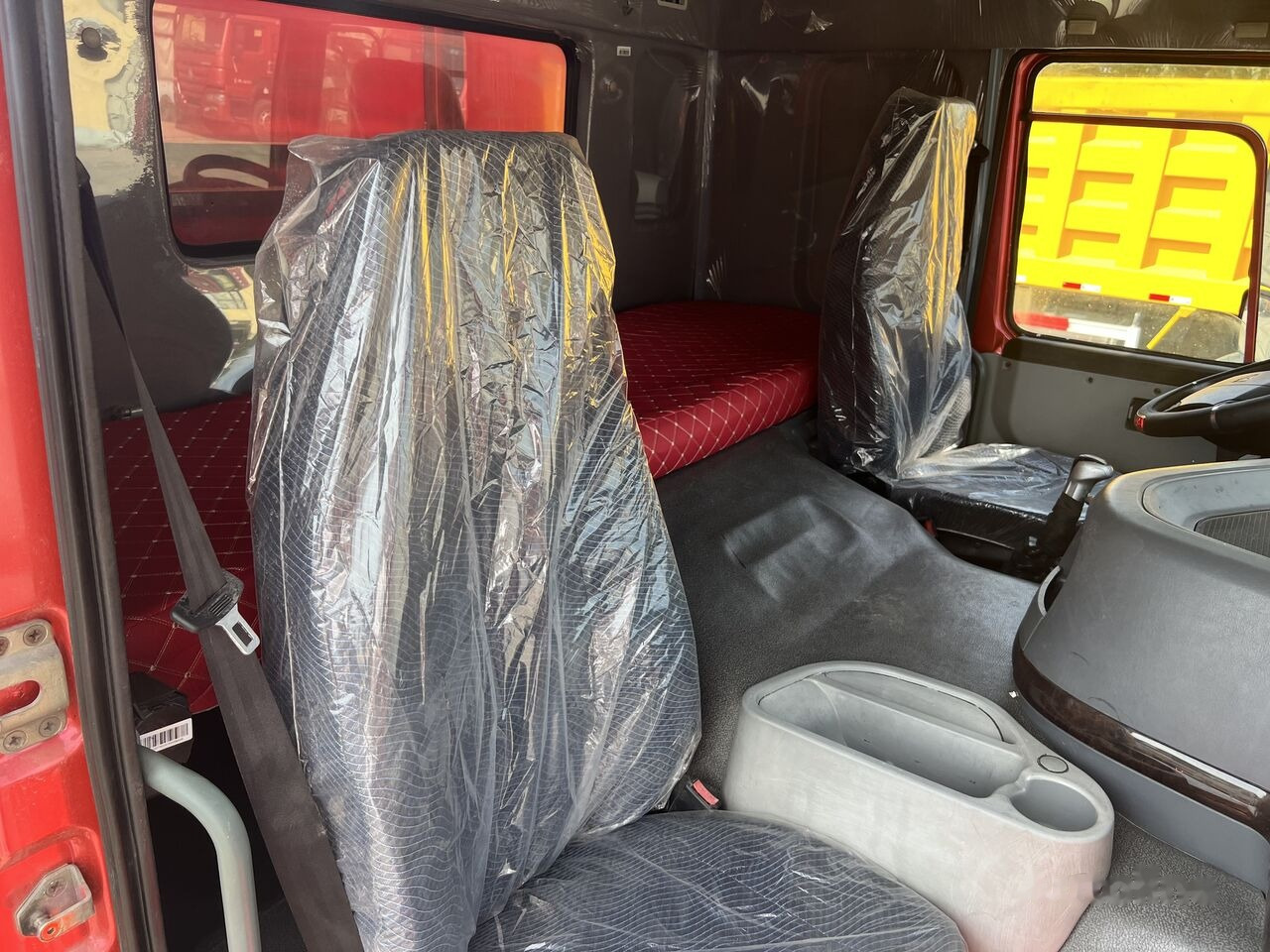 Howo - Бордови камион: снимка 3 Howo - Бордови камион: снимка 3