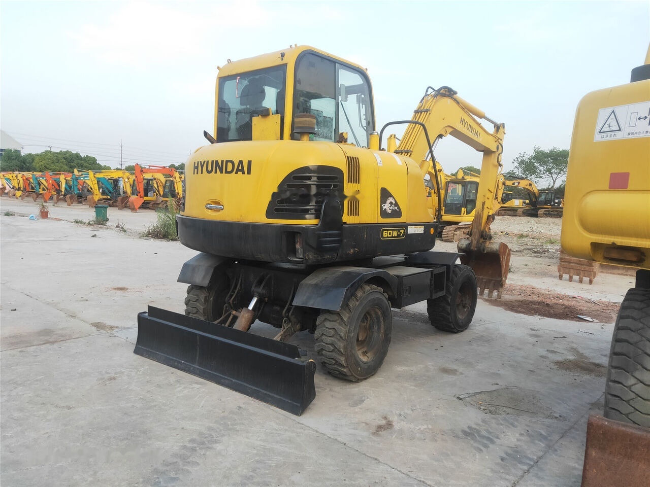 Hyundai R60W-7 - Колесен багер: снимка 1 Hyundai R60W-7 - Колесен багер: снимка 1