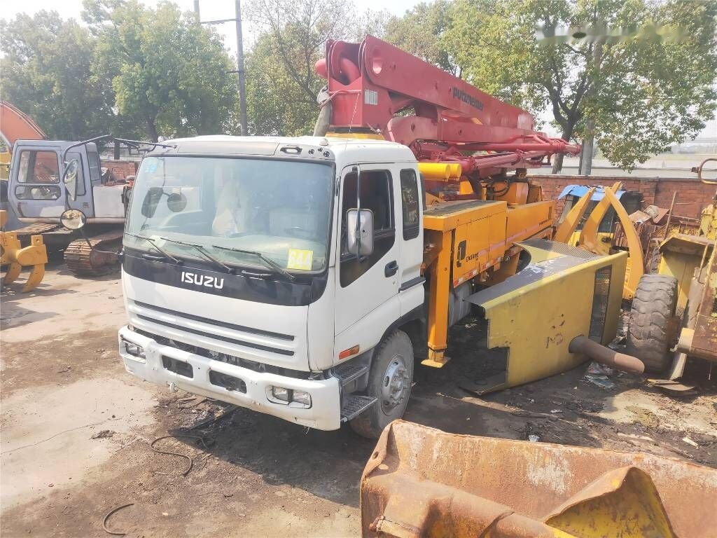 Isuzu Putzmeister on chassis - Бетон помпа: снимка 1 Isuzu Putzmeister on chassis - Бетон помпа: снимка 1