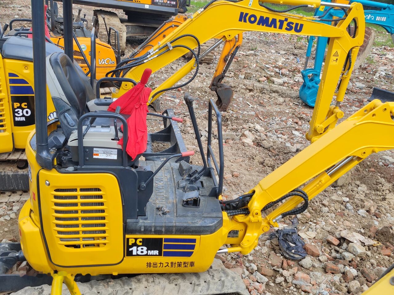 Komatsu PC18MR - Мини багер: снимка 5 Komatsu PC18MR - Мини багер: снимка 5