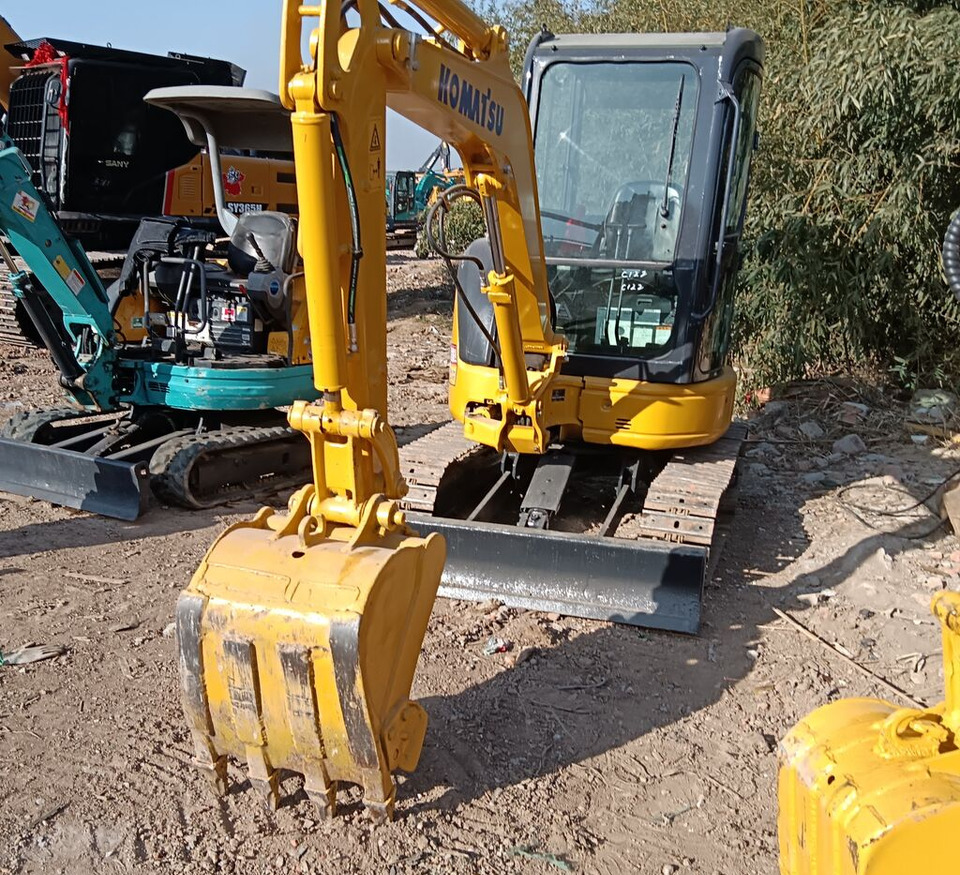 Komatsu PC30MR - Мини багер: снимка 3 Komatsu PC30MR - Мини багер: снимка 3