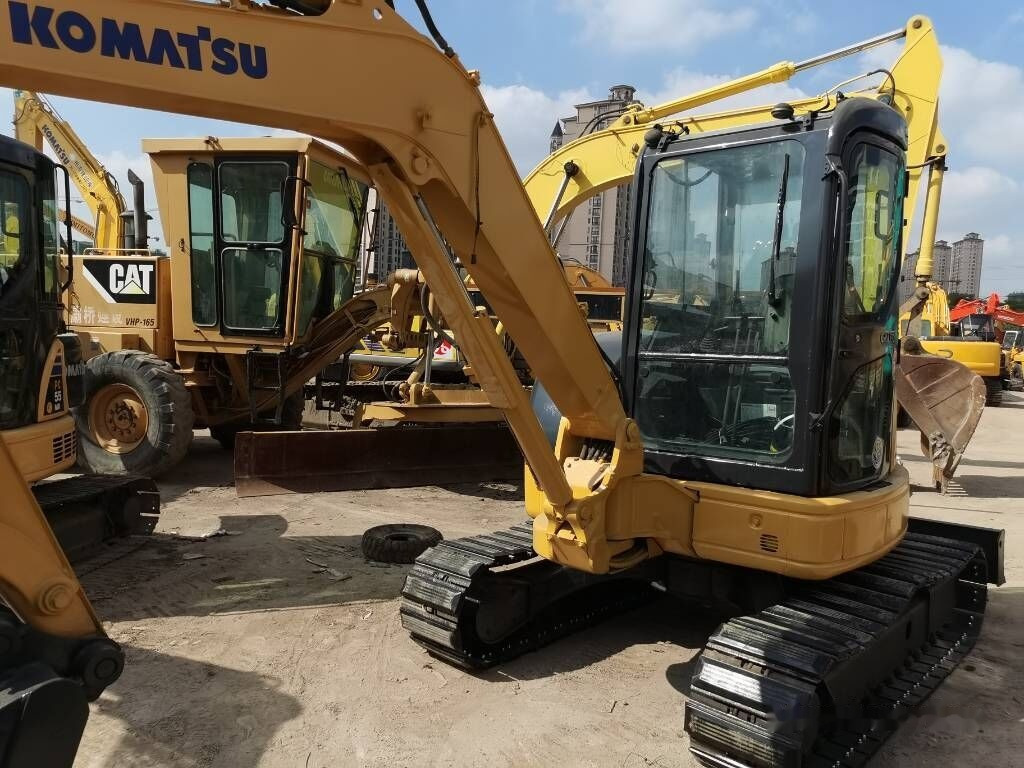 Komatsu PC35MR - Мини багер: снимка 2 Komatsu PC35MR - Мини багер: снимка 2