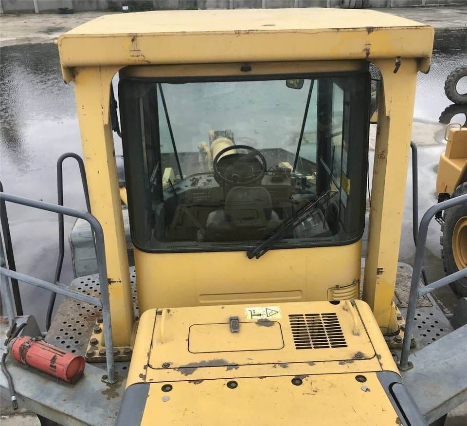 Komatsu WA500 - Колесен товарач: снимка 4 Komatsu WA500 - Колесен товарач: снимка 4
