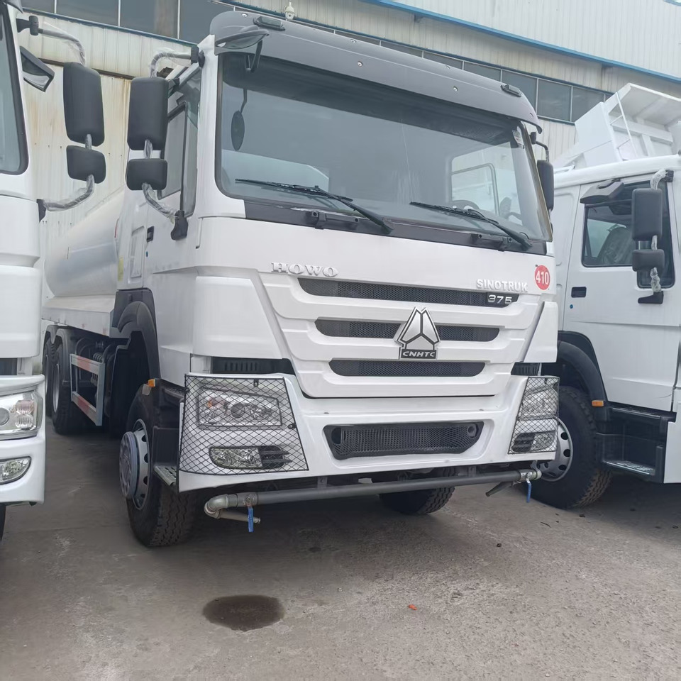 Sinotruk HOWO 375 6*4 Sprinkler - Комунална/ Специална техника: снимка 4 Sinotruk HOWO 375 6*4 Sprinkler - Комунална/ Специална техника: снимка 4