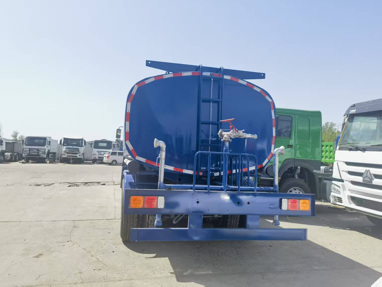 Sinotruk HOWO 6*4 Sprinkler - Комунална/ Специална техника: снимка 5 Sinotruk HOWO 6*4 Sprinkler - Комунална/ Специална техника: снимка 5