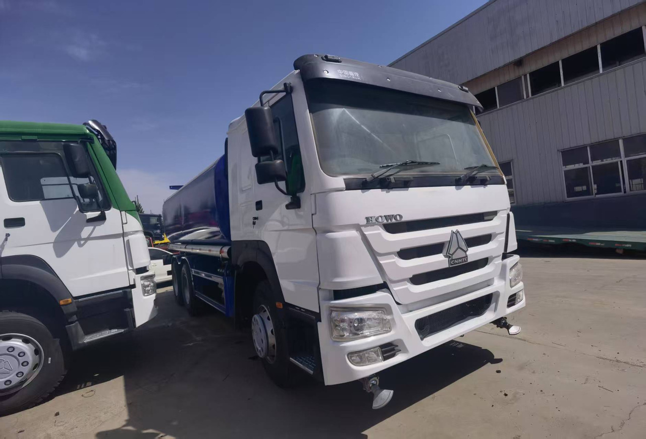 Sinotruk HOWO 6*4 Sprinkler - Комунална/ Специална техника: снимка 3 Sinotruk HOWO 6*4 Sprinkler - Комунална/ Специална техника: снимка 3