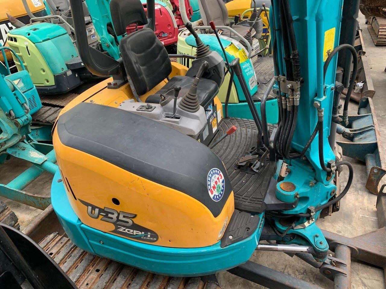 Kubota U35 - Мини багер: снимка 2 Kubota U35 - Мини багер: снимка 2