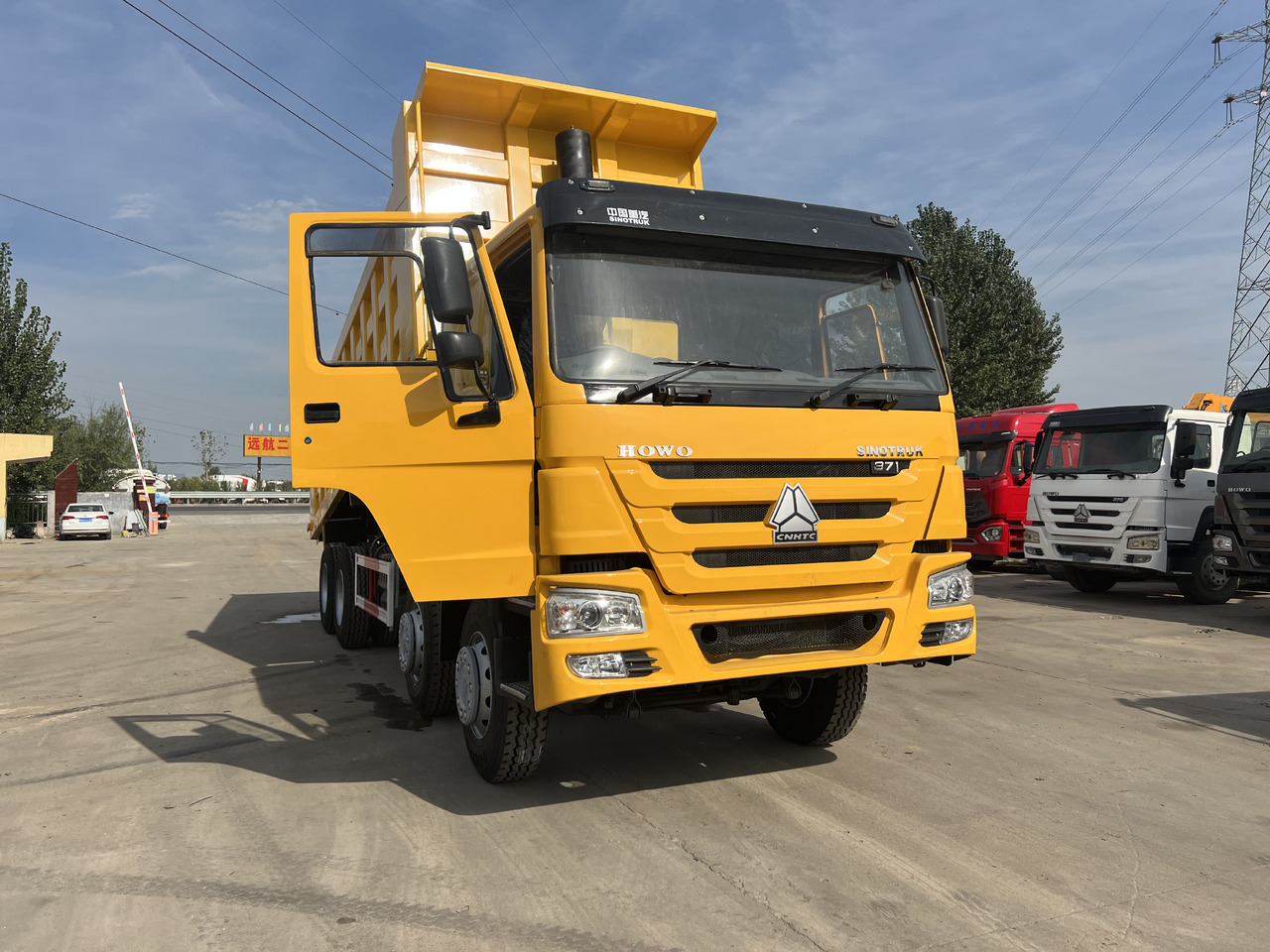 SINOTRUK HOWO 8*4 RHD - Самосвал камион: снимка 4 SINOTRUK HOWO 8*4 RHD - Самосвал камион: снимка 4