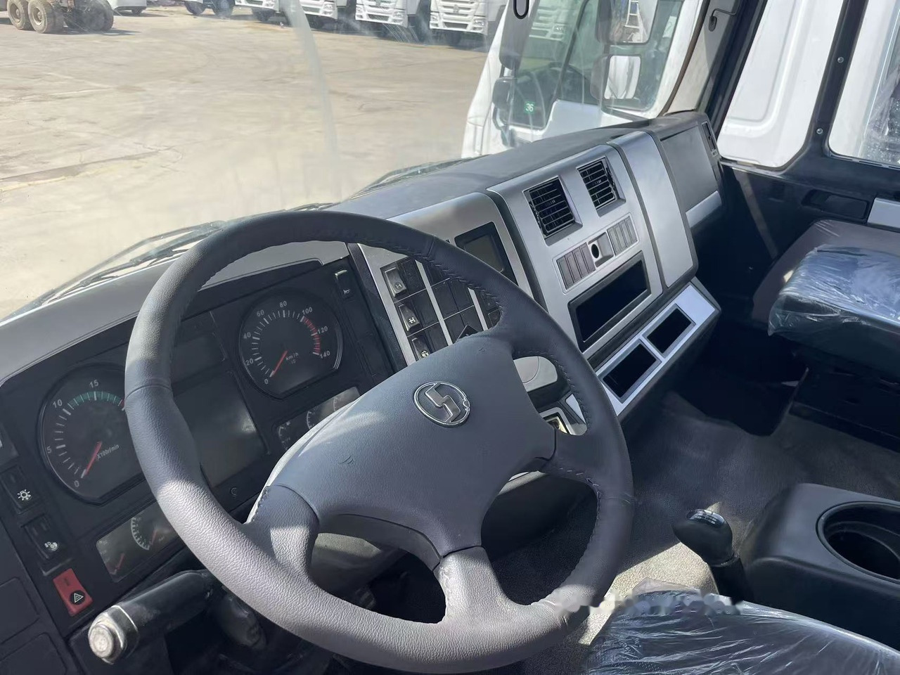 Shacman F3000 Concrete mixer truck - Бетоновоз: снимка 4 Shacman F3000 Concrete mixer truck - Бетоновоз: снимка 4