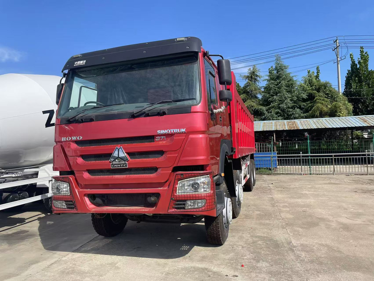 Sinotruk HOWO 371 8*4 Dump truck - Самосвал камион: снимка 4 Sinotruk HOWO 371 8*4 Dump truck - Самосвал камион: снимка 4