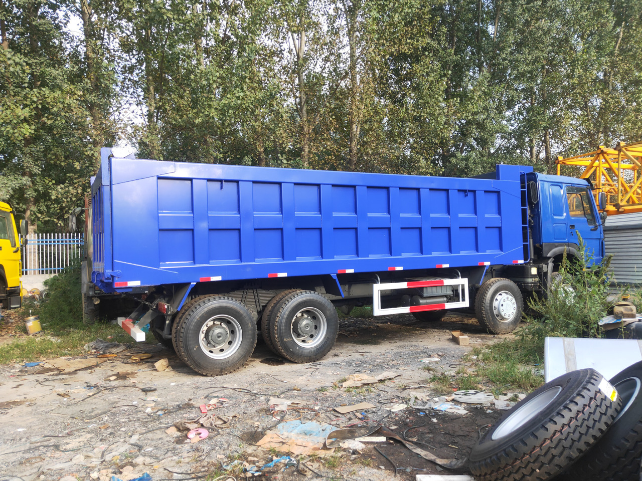 Самосвал камион Sinotruk HOWO 371 8*4 Dump truck: снимка 9