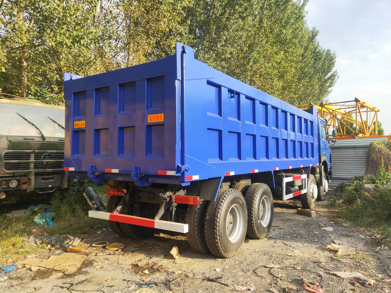 Самосвал камион Sinotruk HOWO 371 8*4 Dump truck: снимка 12