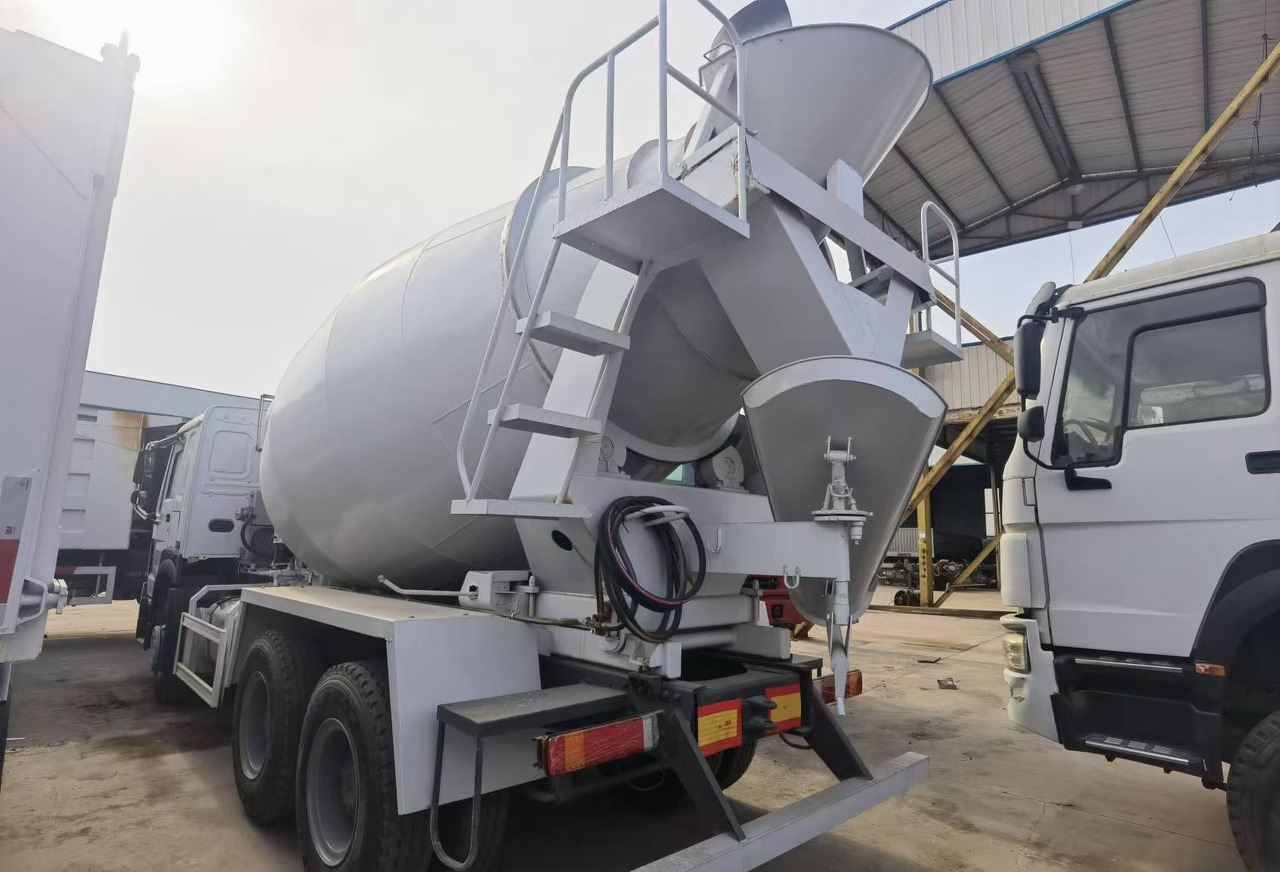 Sinotruk HOWO 371 Concrete mixer truck - Бетоновоз: снимка 5 Sinotruk HOWO 371 Concrete mixer truck - Бетоновоз: снимка 5