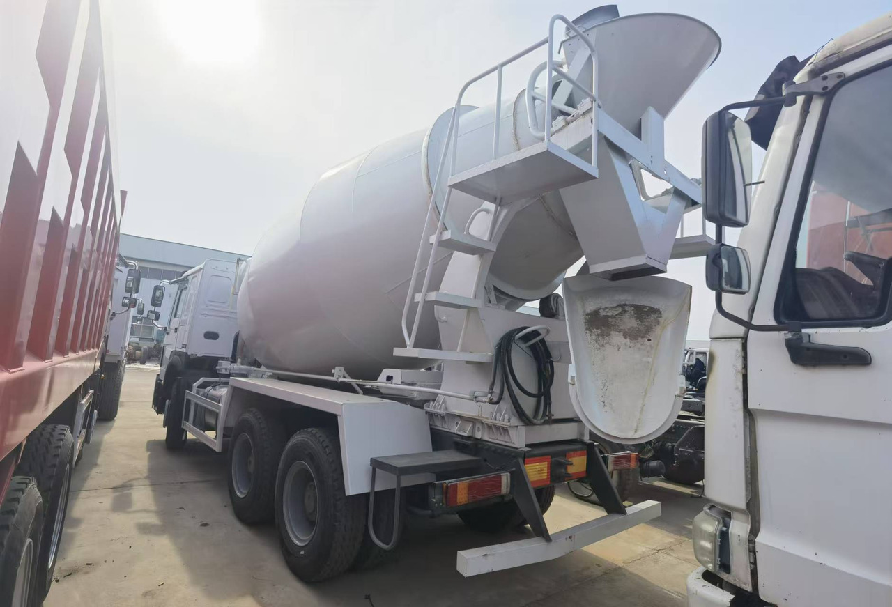 Sinotruk HOWO 371 Concrete mixer truck - Бетоновоз: снимка 2 Sinotruk HOWO 371 Concrete mixer truck - Бетоновоз: снимка 2