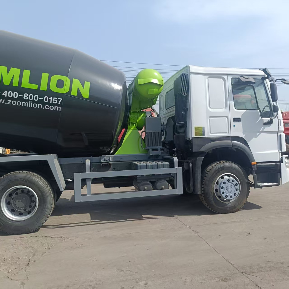 Бетоновоз Sinotruk HOWO 6*4 Concrete mixer truck: снимка 8