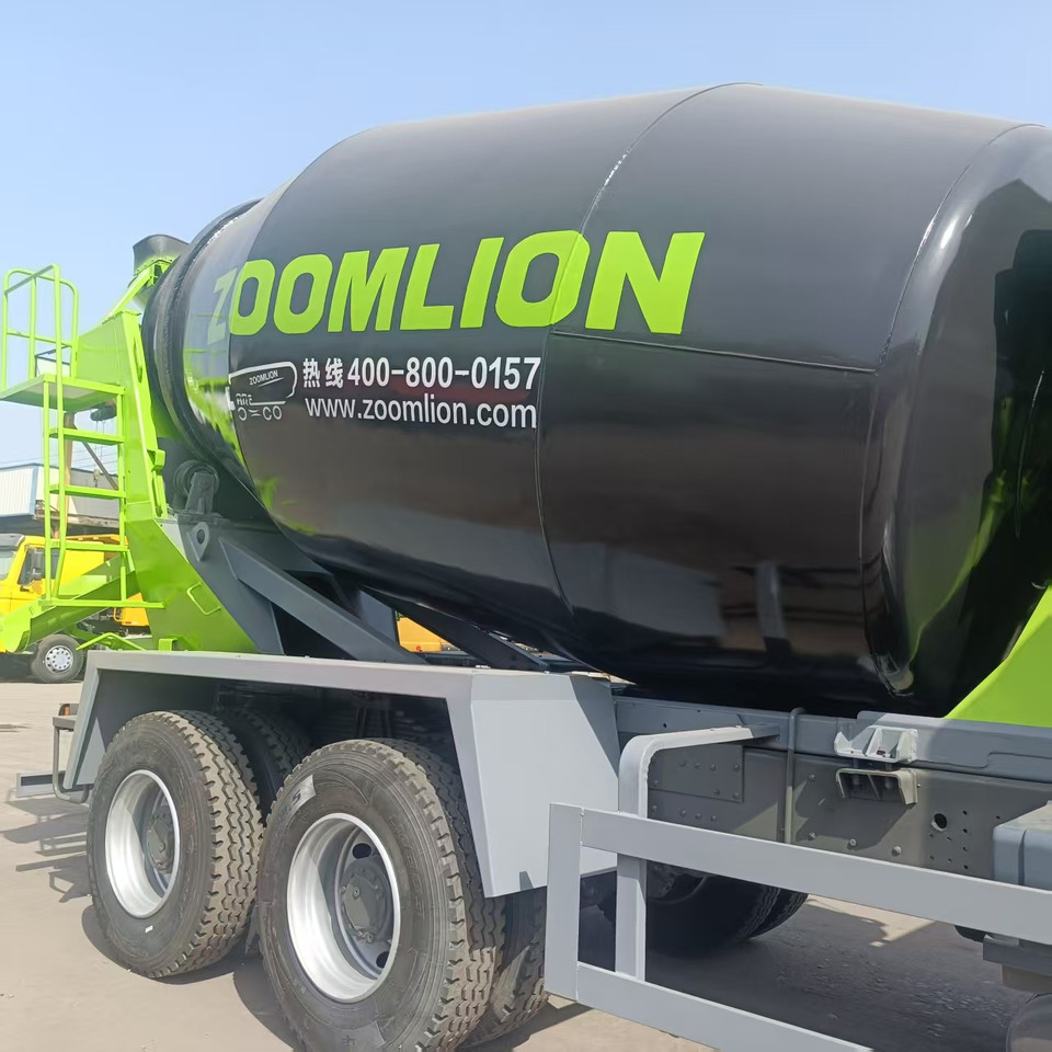 Бетоновоз Sinotruk HOWO 6*4 Concrete mixer truck: снимка 9
