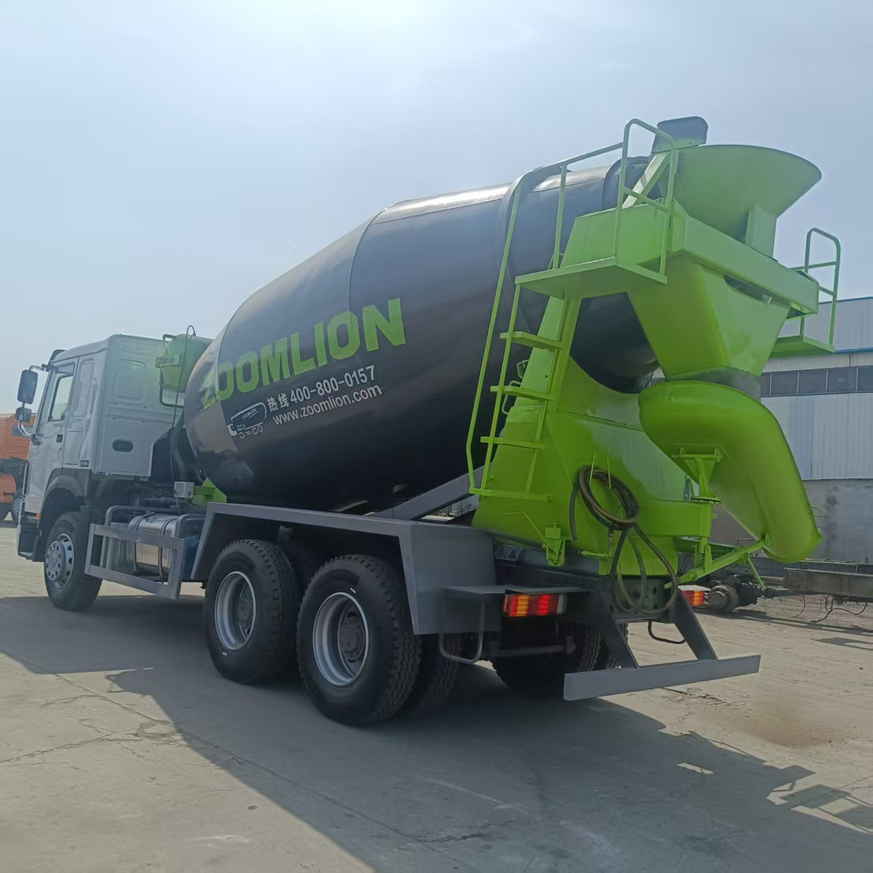 Бетоновоз Sinotruk HOWO 6*4 Concrete mixer truck: снимка 6