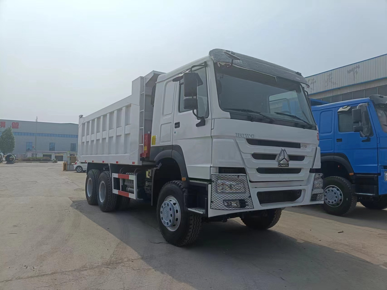 Sinotruk HOWO 6*4 Dump truck - Самосвал камион: снимка 3 Sinotruk HOWO 6*4 Dump truck - Самосвал камион: снимка 3