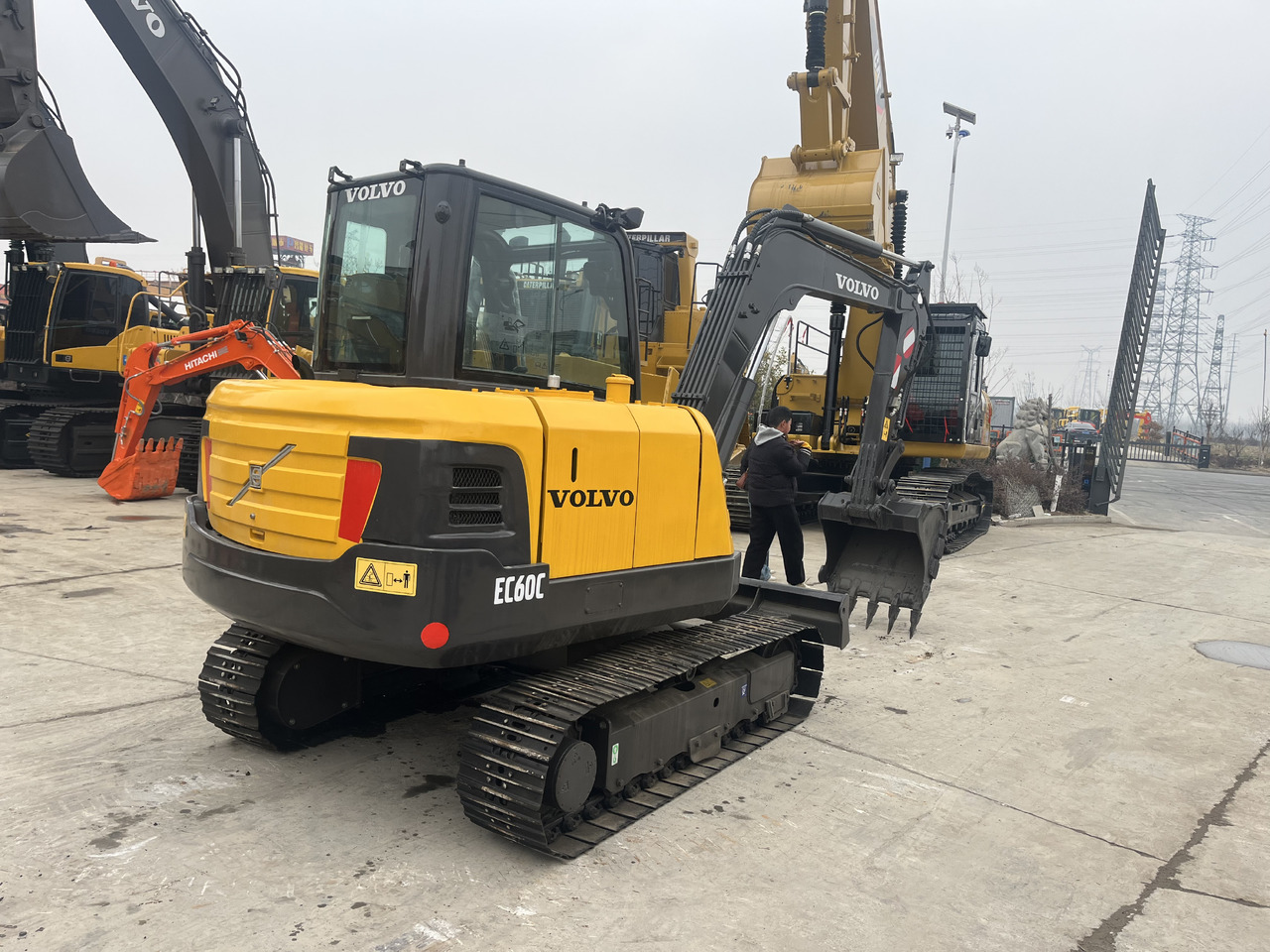 VOLVO EC60C - Мини багер: снимка 3 VOLVO EC60C - Мини багер: снимка 3