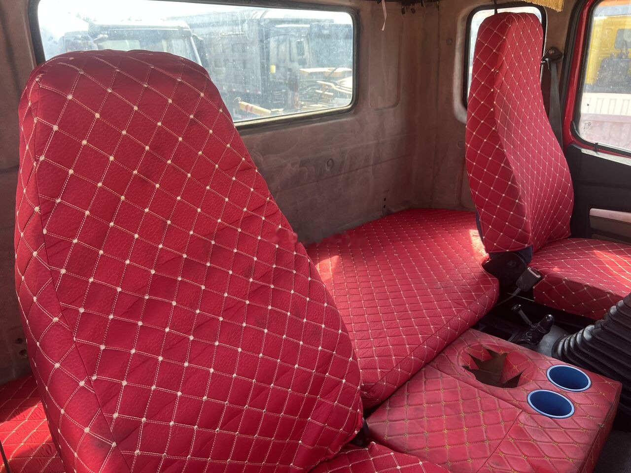 Howo 6X4 - Влекач: снимка 4 Howo 6X4 - Влекач: снимка 4