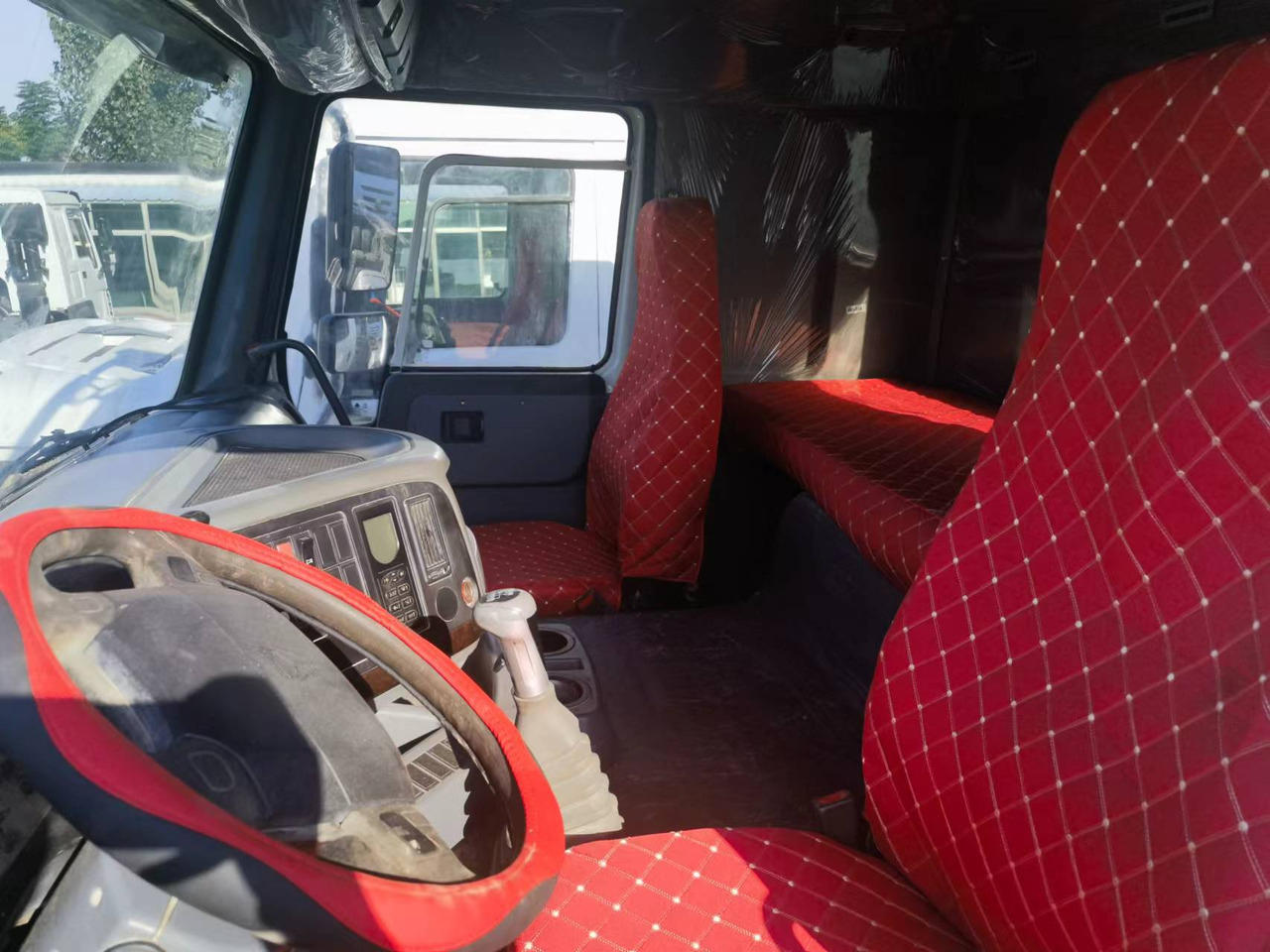 Влекач Sinotruk HOWO 371 Tractor: снимка 9