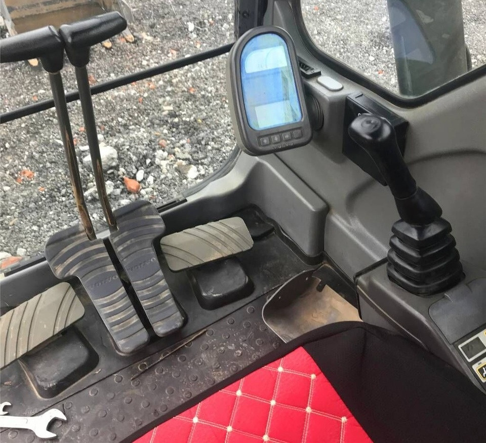 Volvo EC 140 B LC - Верижен багер: снимка 3 Volvo EC 140 B LC - Верижен багер: снимка 3