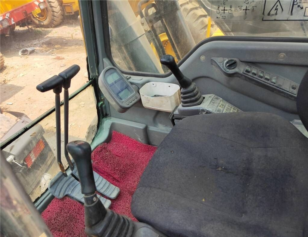 Верижен багер Volvo EC 210 B LC: снимка 7