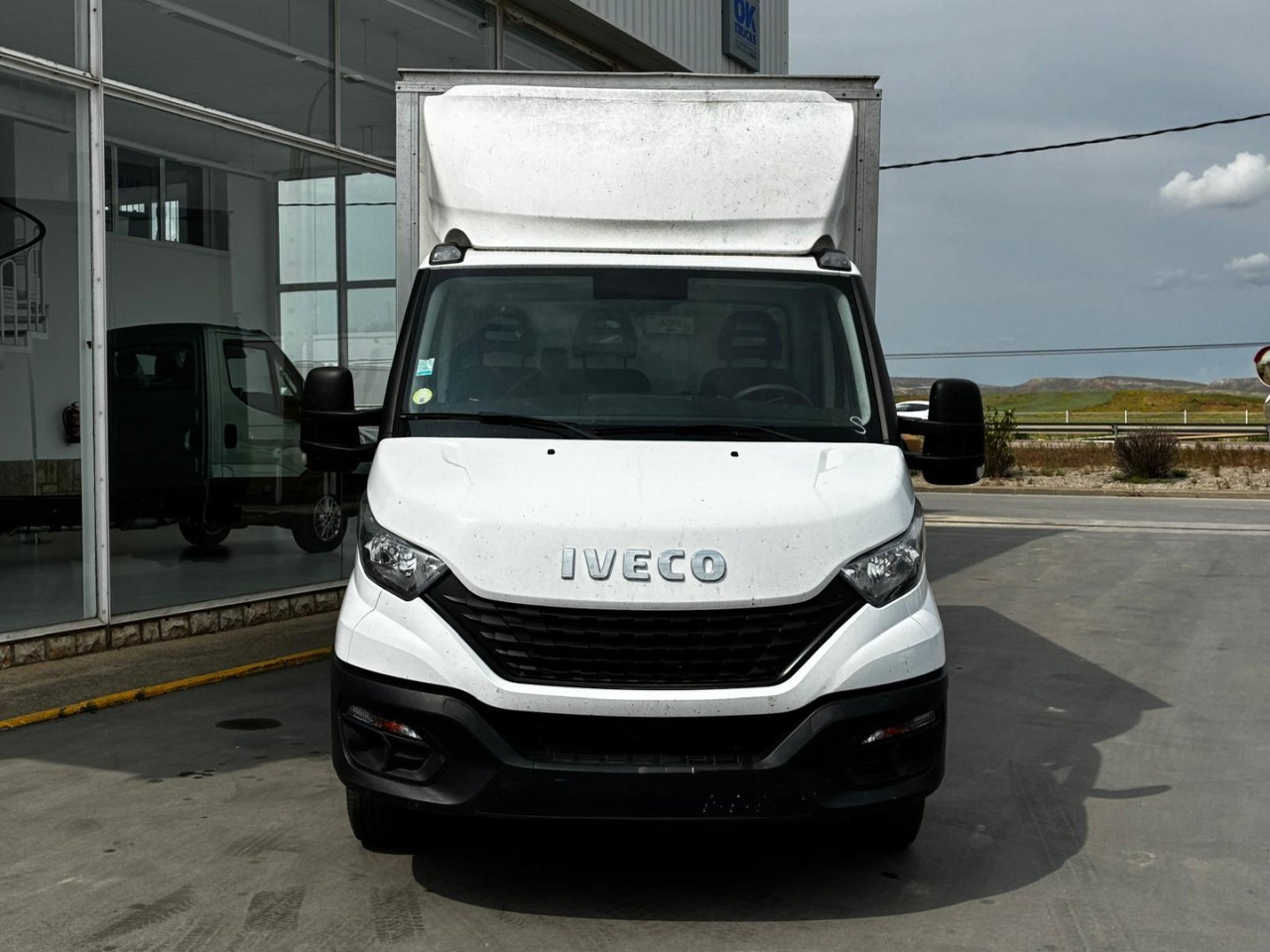 Caja cerrada IVECO 35C16 20m3 - Лекотоварен автомобил фургон: снимка 2 Caja cerrada IVECO 35C16 20m3 - Лекотоварен автомобил фургон: снимка 2