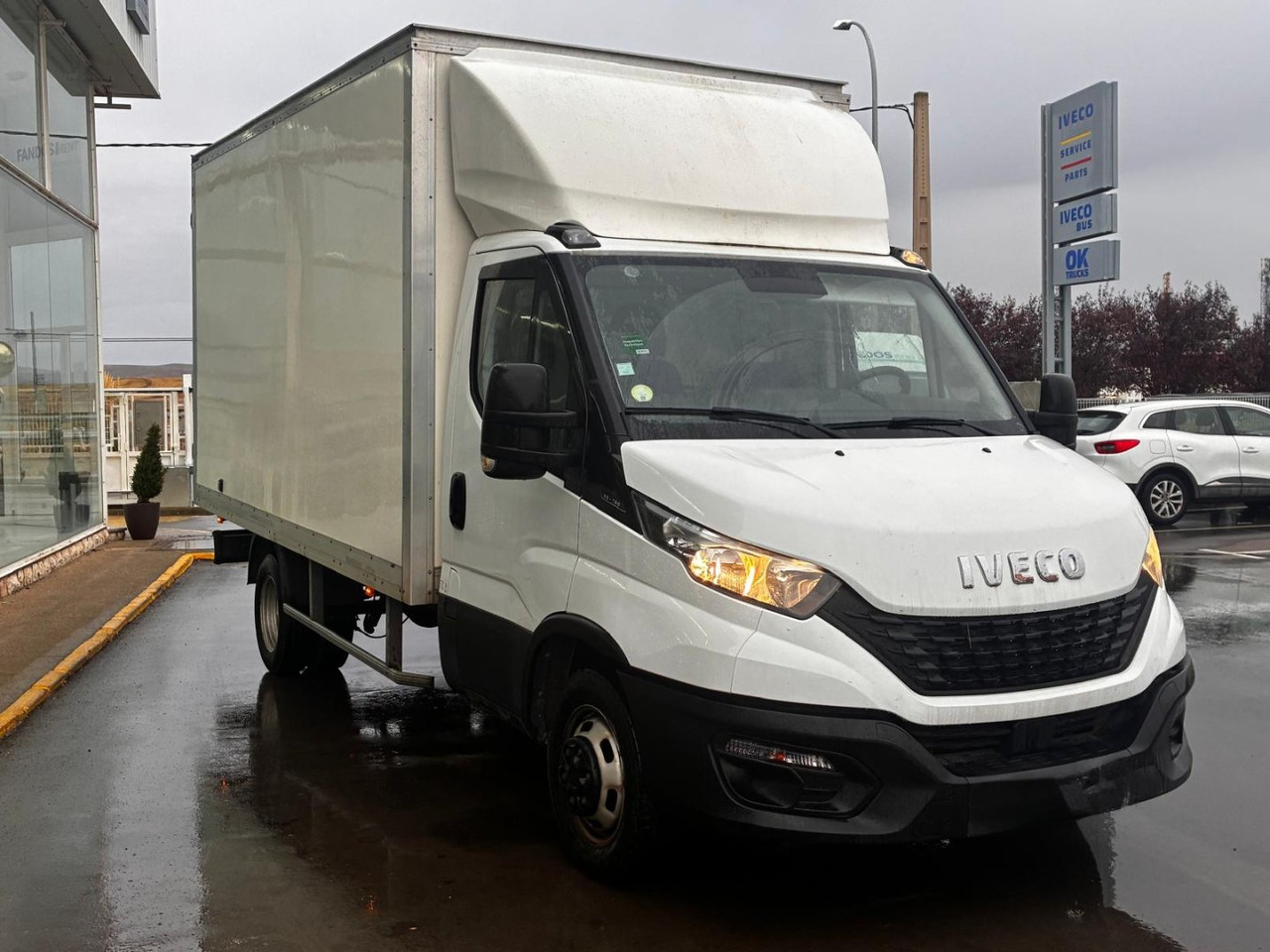 Caja cerrada IVECO 35C16 20m3 con puertas traseras - Лекотоварен автомобил фургон: снимка 3 Caja cerrada IVECO 35C16 20m3 con puertas traseras - Лекотоварен автомобил фургон: снимка 3