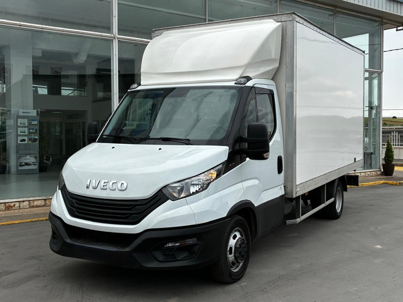 Caja cerrada IVECO 35C16 3.0 20m3 - Лекотоварен автомобил фургон: снимка 1 Caja cerrada IVECO 35C16 3.0 20m3 - Лекотоварен автомобил фургон: снимка 1
