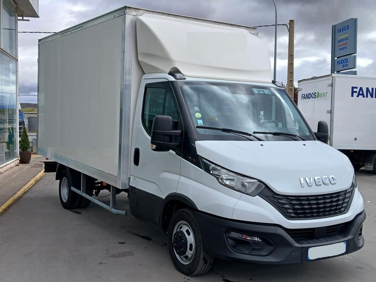 Caja cerrada IVECO 35C16 3.0 20m3 - Лекотоварен автомобил фургон: снимка 3 Caja cerrada IVECO 35C16 3.0 20m3 - Лекотоварен автомобил фургон: снимка 3