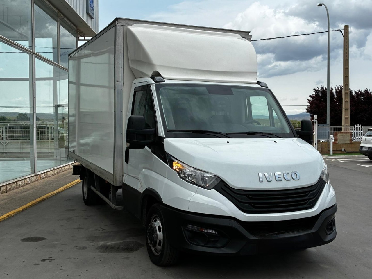 Caja cerrada IVECO 35C16 3.0 20m3 - Лекотоварен автомобил фургон: снимка 3 Caja cerrada IVECO 35C16 3.0 20m3 - Лекотоварен автомобил фургон: снимка 3