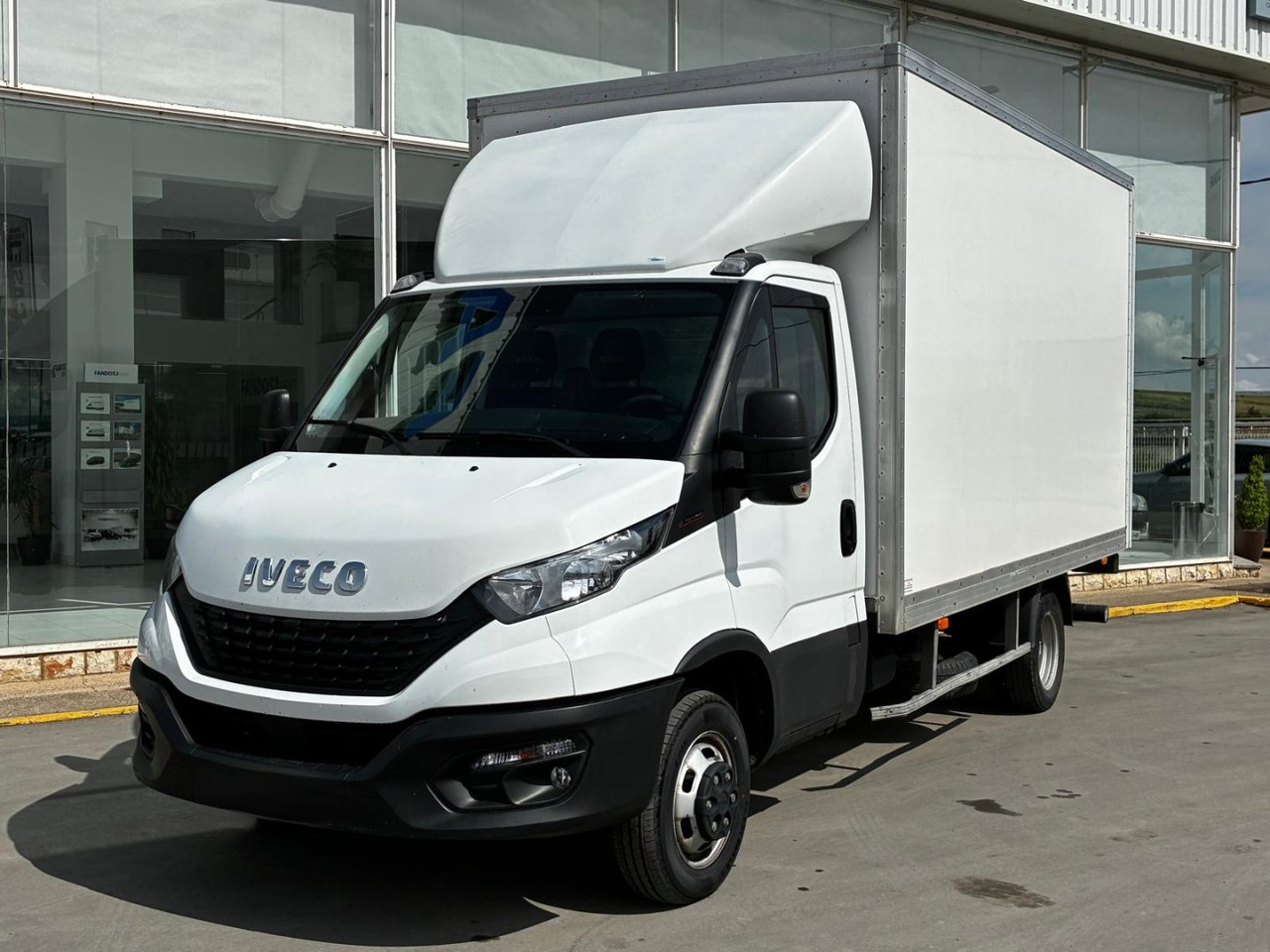 Caja cerrada IVECO 35C16 3.0 20m3 - Лекотоварен автомобил фургон: снимка 1 Caja cerrada IVECO 35C16 3.0 20m3 - Лекотоварен автомобил фургон: снимка 1