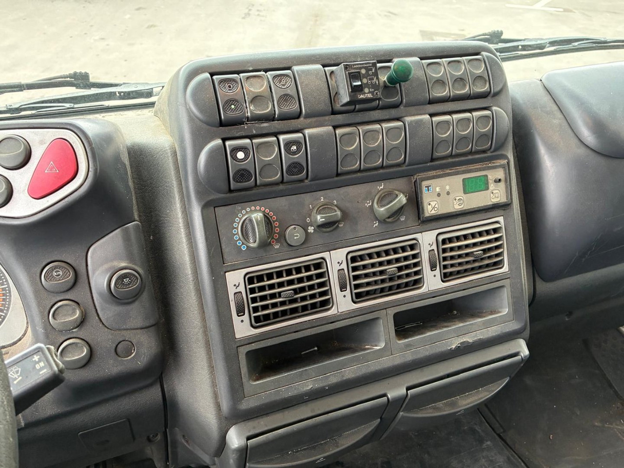 Рефрижератор камион Caja cerrada IVECO Eurocargo ML 100 E18 P: снимка 9