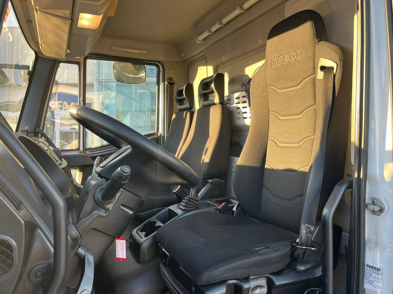Caja cerrada IVECO Eurocargo ML 120 E19 P - Камион фургон: снимка 5 Caja cerrada IVECO Eurocargo ML 120 E19 P - Камион фургон: снимка 5
