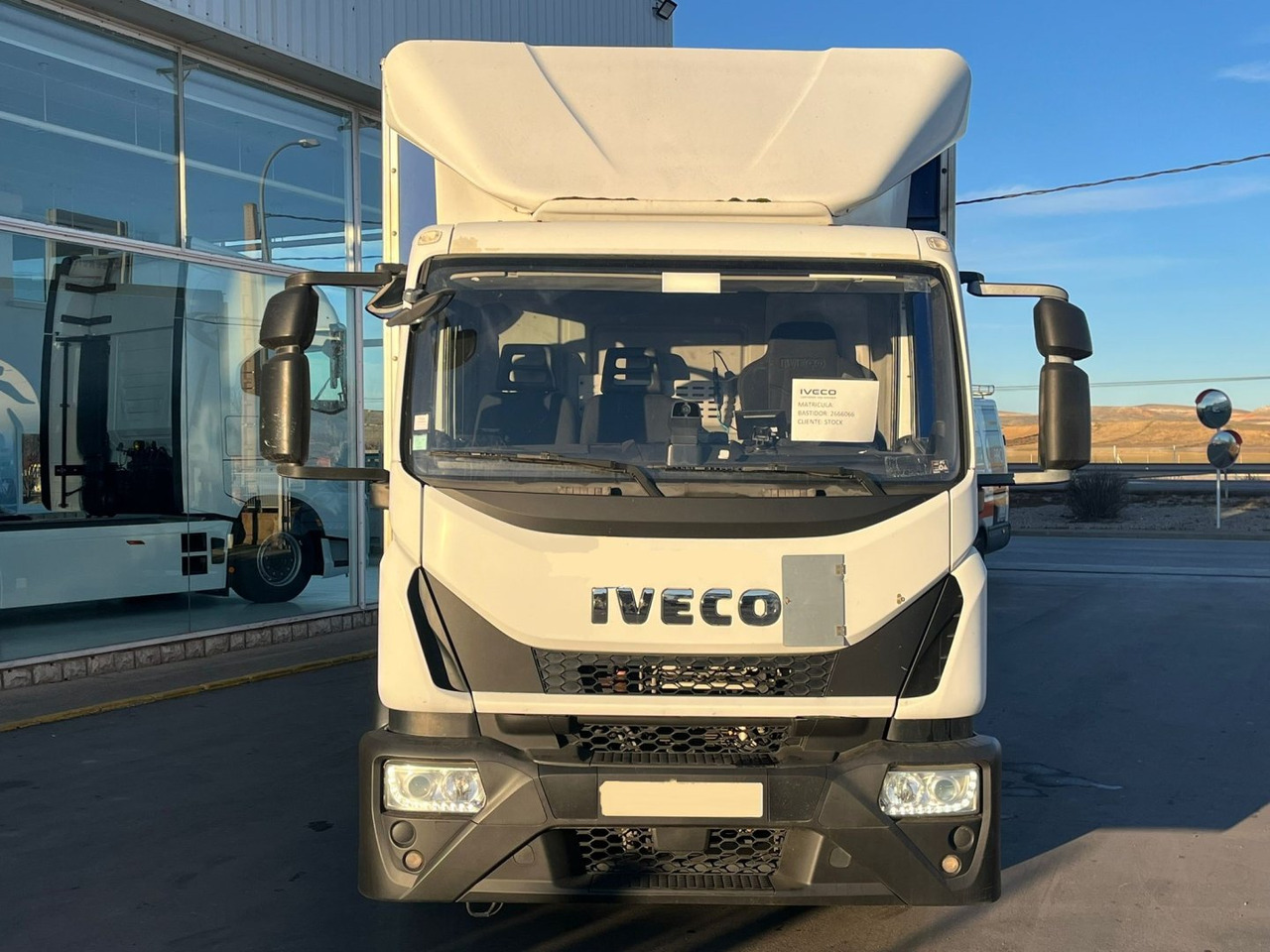 Caja cerrada IVECO Eurocargo ML 120 E19 P - Камион фургон: снимка 2 Caja cerrada IVECO Eurocargo ML 120 E19 P - Камион фургон: снимка 2