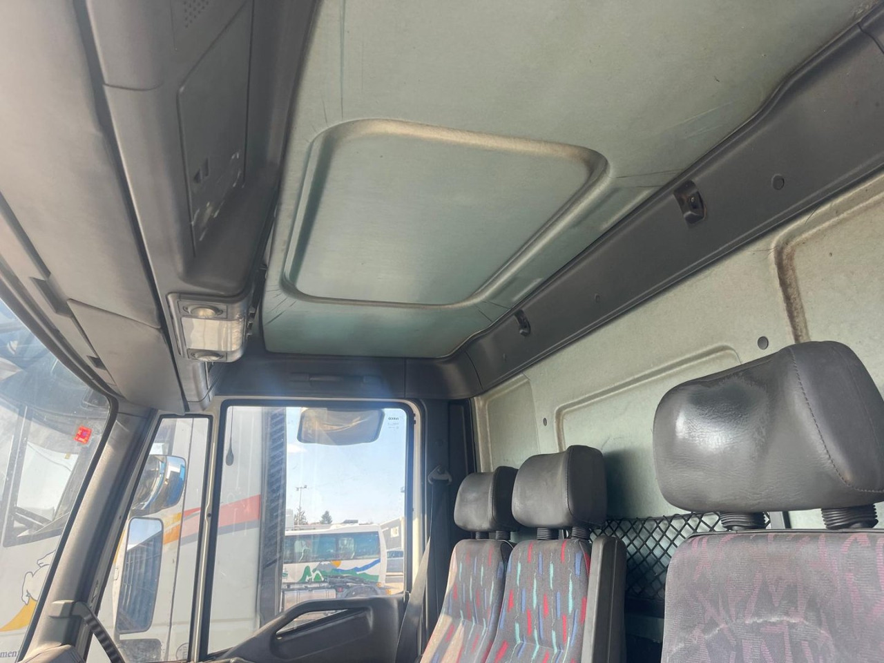 Камион с брезент Caja cerrada IVECO Eurocargo ML80E17: снимка 6