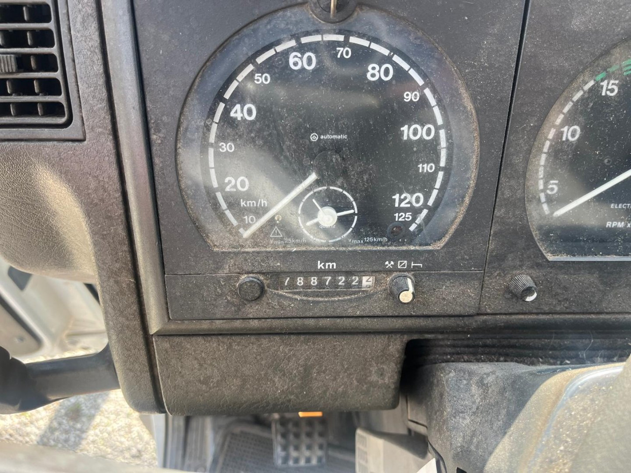 Камион с брезент Caja cerrada IVECO Eurocargo ML80E17: снимка 12