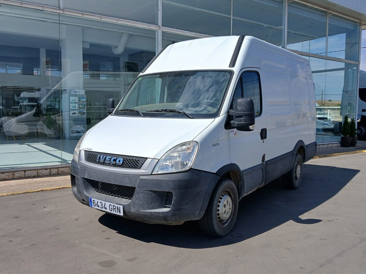Furgón IVECO 35S13 V 10m3 - Товарен бус: снимка 1 Furgón IVECO 35S13 V 10m3 - Товарен бус: снимка 1