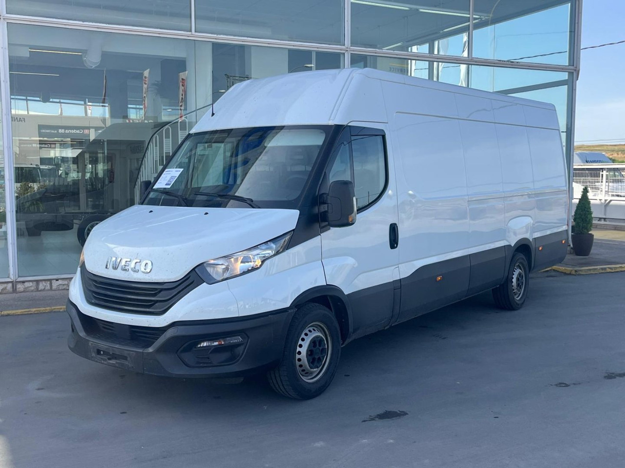 Furgón IVECO 35S14 16m3 Hi-matic - Товарен бус: снимка 1 Furgón IVECO 35S14 16m3 Hi-matic - Товарен бус: снимка 1