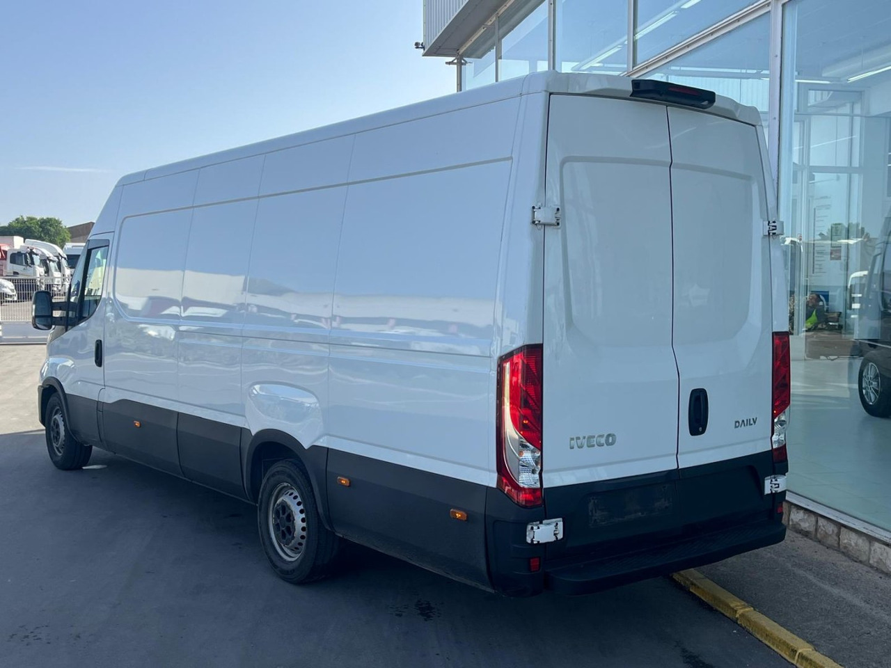 Furgón IVECO 35S14 16m3 Hi-matic - Товарен бус: снимка 4 Furgón IVECO 35S14 16m3 Hi-matic - Товарен бус: снимка 4