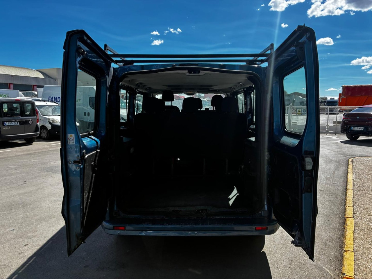 Furgón Opel Vivaro 9 Plazas - Товарен бус: снимка 5 Furgón Opel Vivaro 9 Plazas - Товарен бус: снимка 5