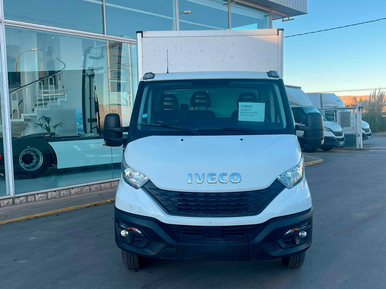 Isotermo IVECO 35C14 ISOTERMO PUERTA ELEVADORA - Лекотоварен автомобил фургон: снимка 2 Isotermo IVECO 35C14 ISOTERMO PUERTA ELEVADORA - Лекотоварен автомобил фургон: снимка 2